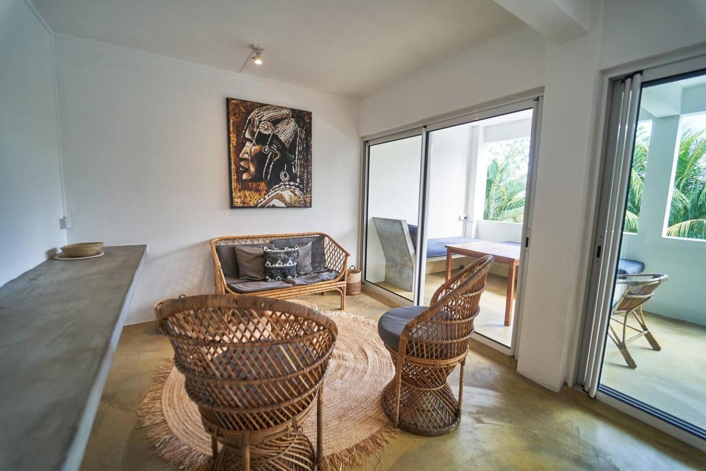 Loukaz -Entire Rental Units W Panoramic Rooftop Coteau Raffin 외부 사진