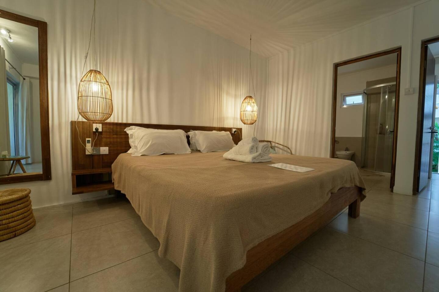 Loukaz -Entire Rental Units W Panoramic Rooftop Coteau Raffin 외부 사진