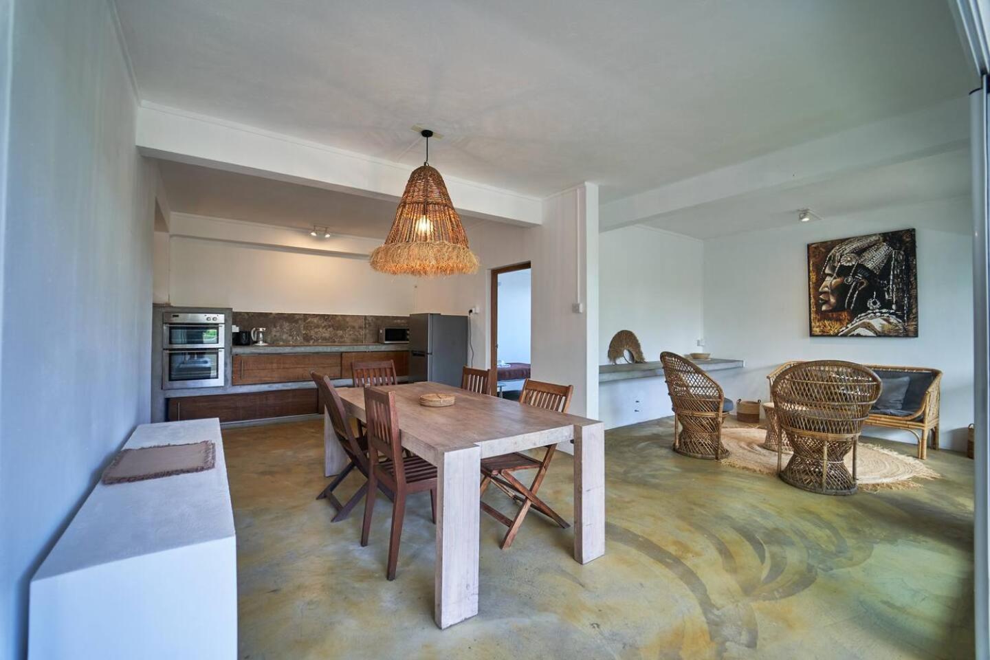 Loukaz -Entire Rental Units W Panoramic Rooftop Coteau Raffin 외부 사진