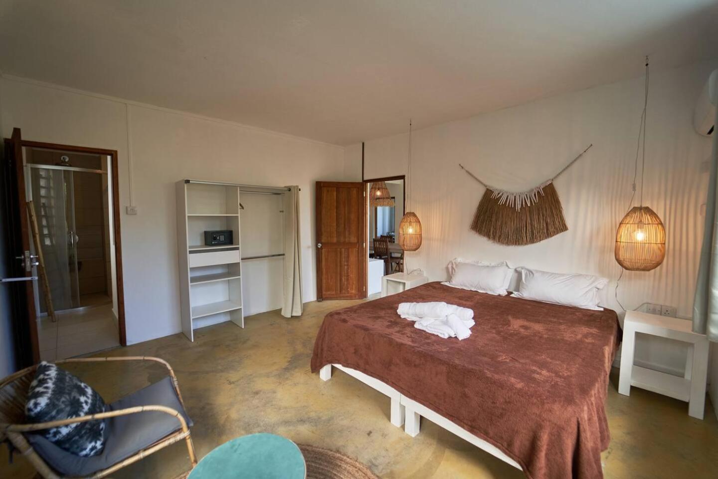 Loukaz -Entire Rental Units W Panoramic Rooftop Coteau Raffin 외부 사진