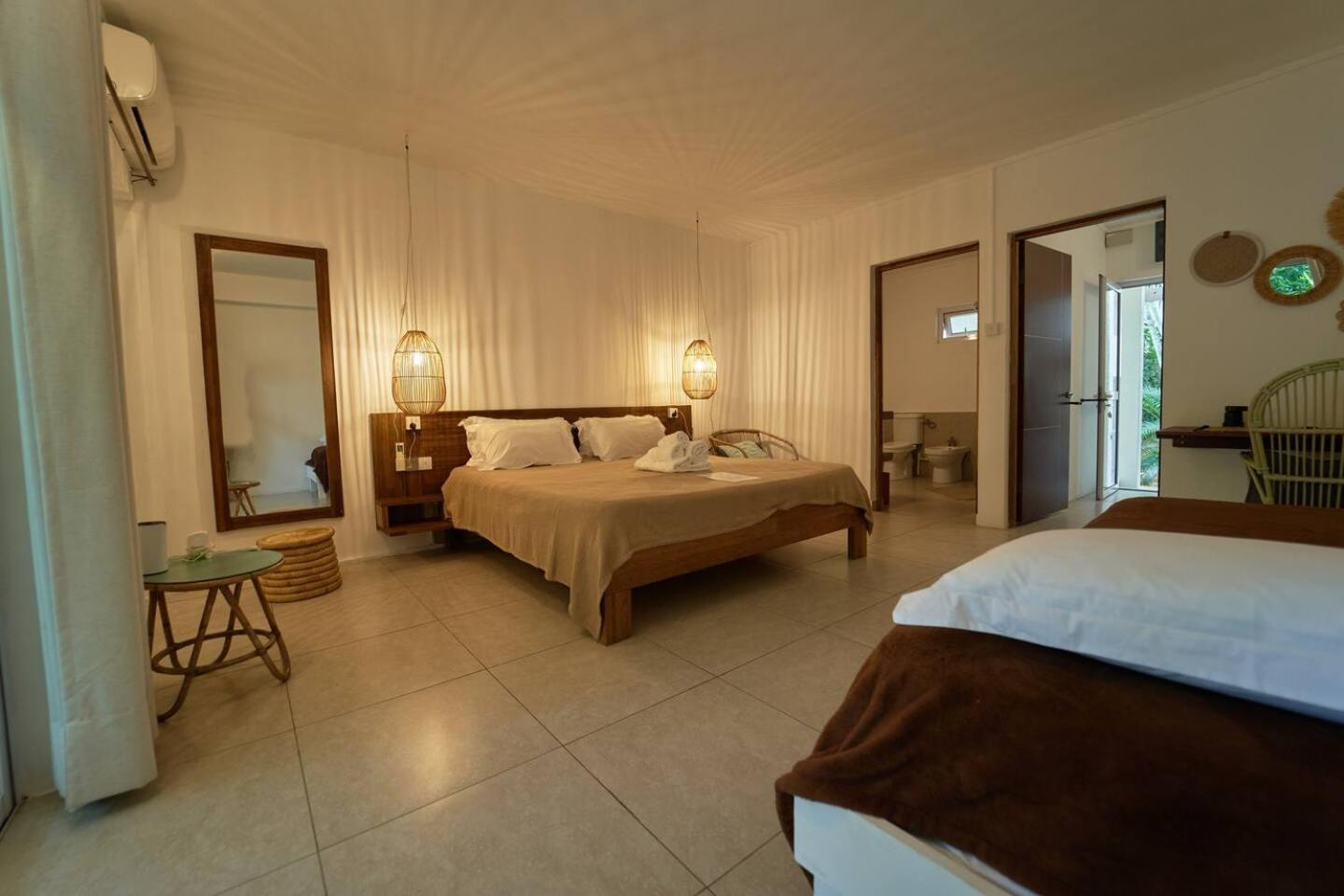 Loukaz -Entire Rental Units W Panoramic Rooftop Coteau Raffin 외부 사진