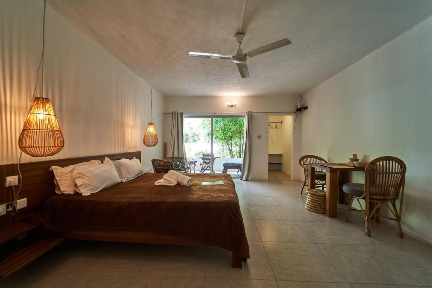 Loukaz -Entire Rental Units W Panoramic Rooftop Coteau Raffin 외부 사진